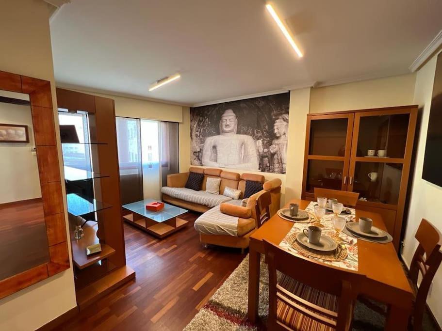 Piso Confort Y Detalles Ourense Apartment Bagian luar foto